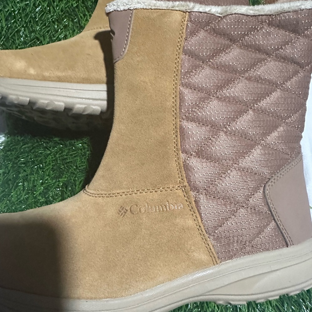 Columbia Women's Quilted Tan Winter Boots